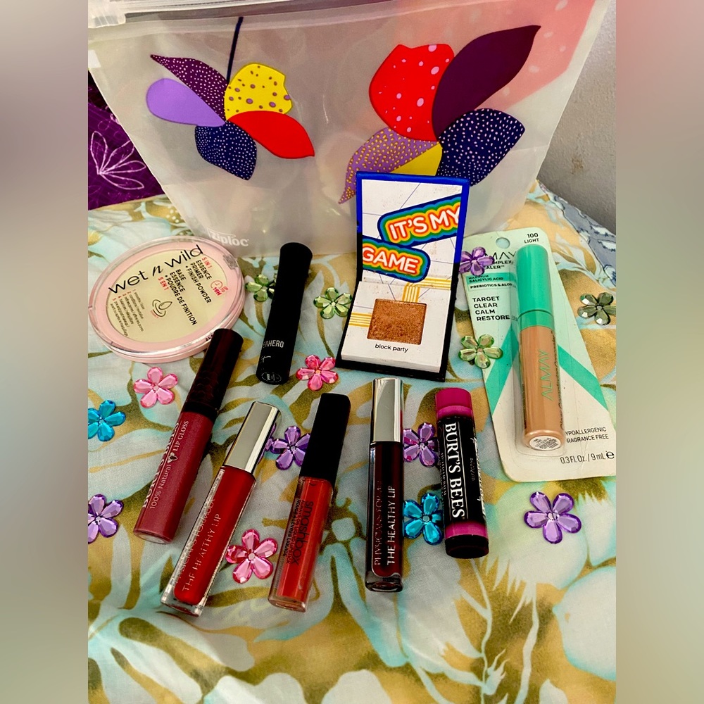9pc makeup gift bag